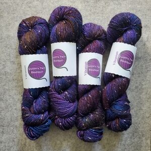 Queens Yarn Boutique Partyman Tweed DK, colorway Vibranium